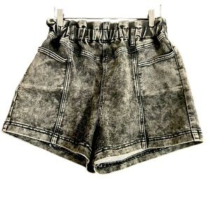 Blank NYC Denim Shorts Size 28